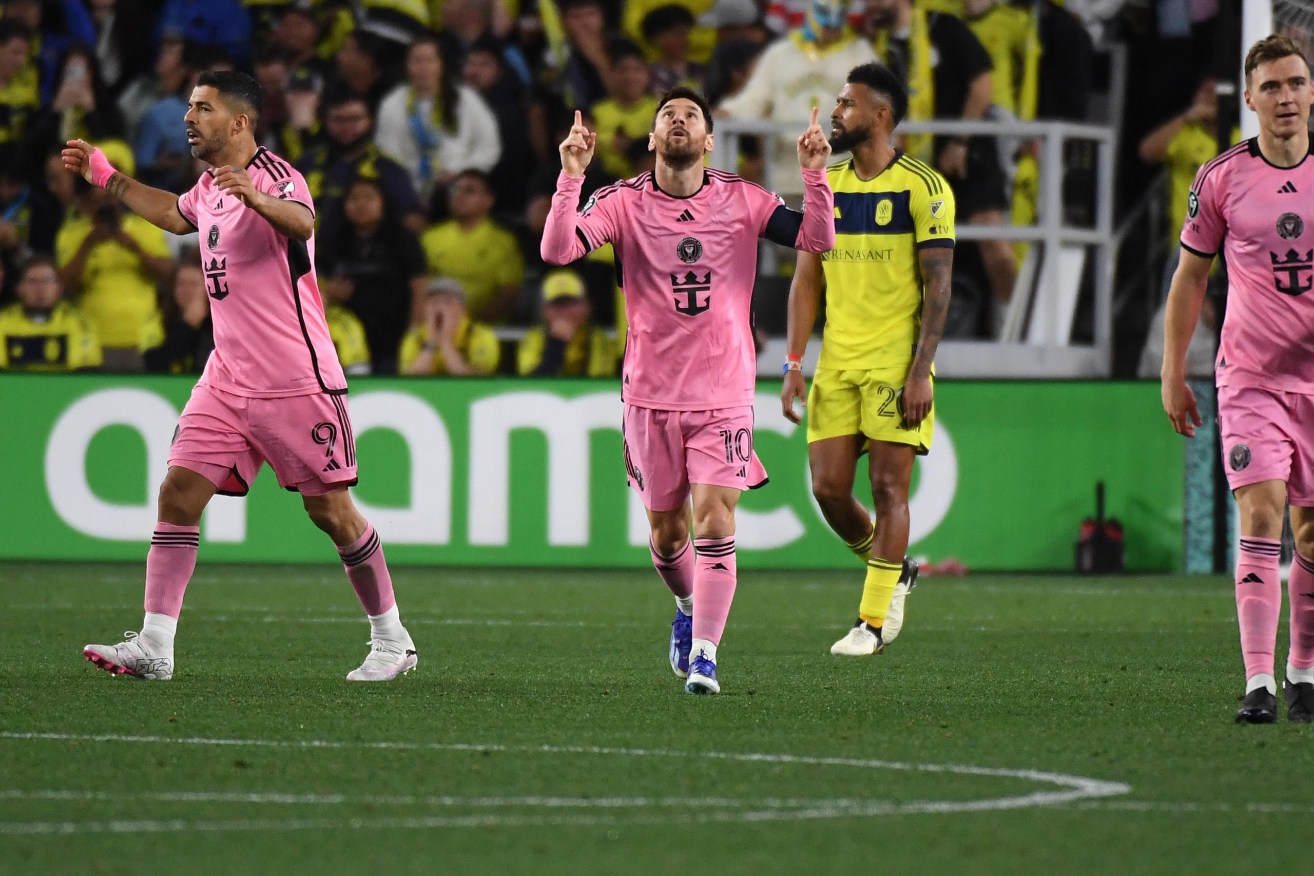 九游游戏最新版本关于德国队观众热烈欢呼！，梅西迎来十赛季出色发挥全场沸腾不已的信息