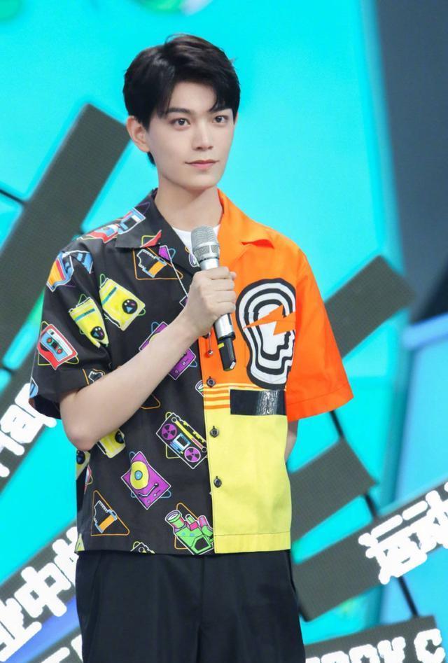 九游游戏APP下载Ming回归赛场，势不可挡首场状态亮眼，中国队观众沸腾！的简单介绍